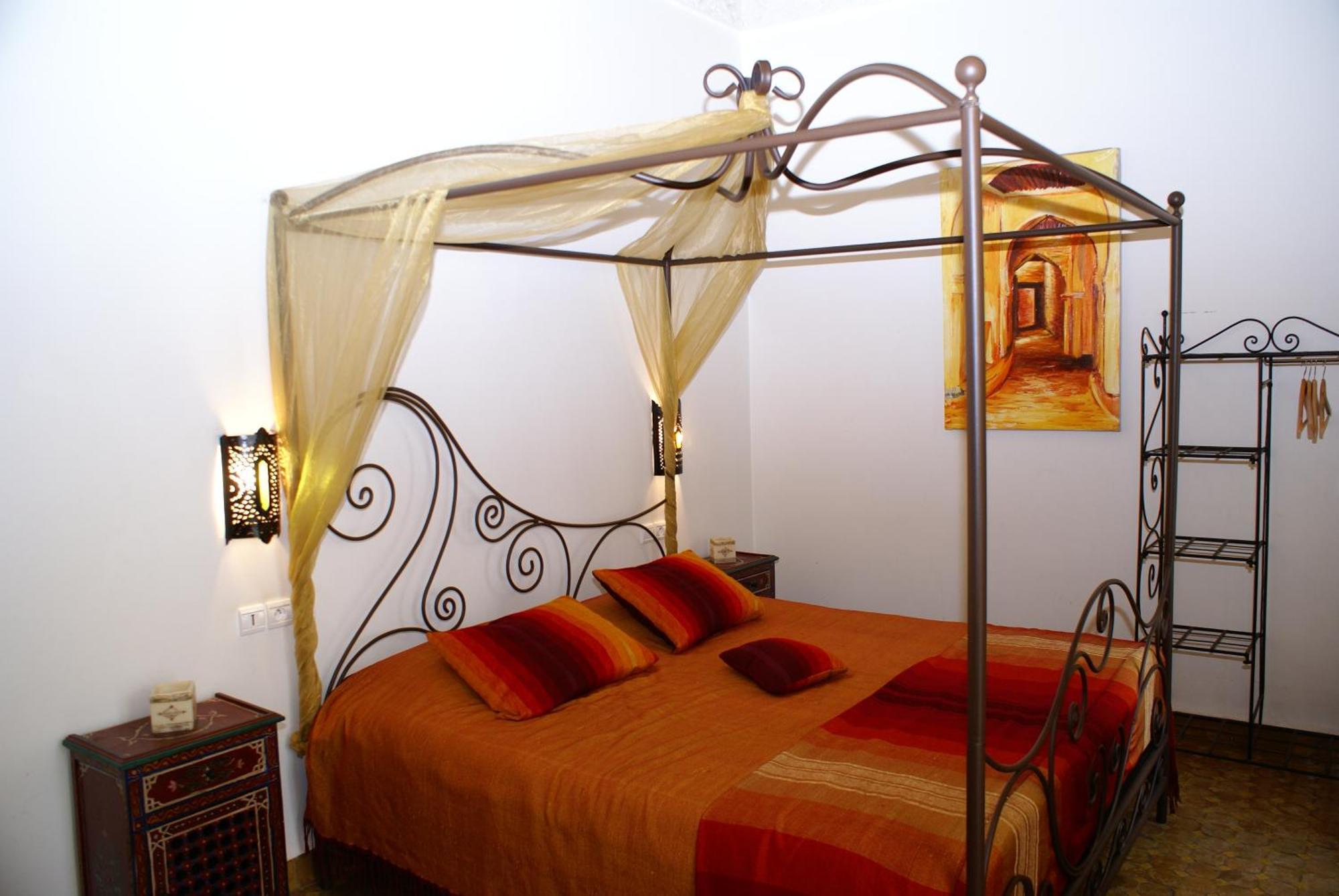 Riad Attarine Fes Luaran gambar