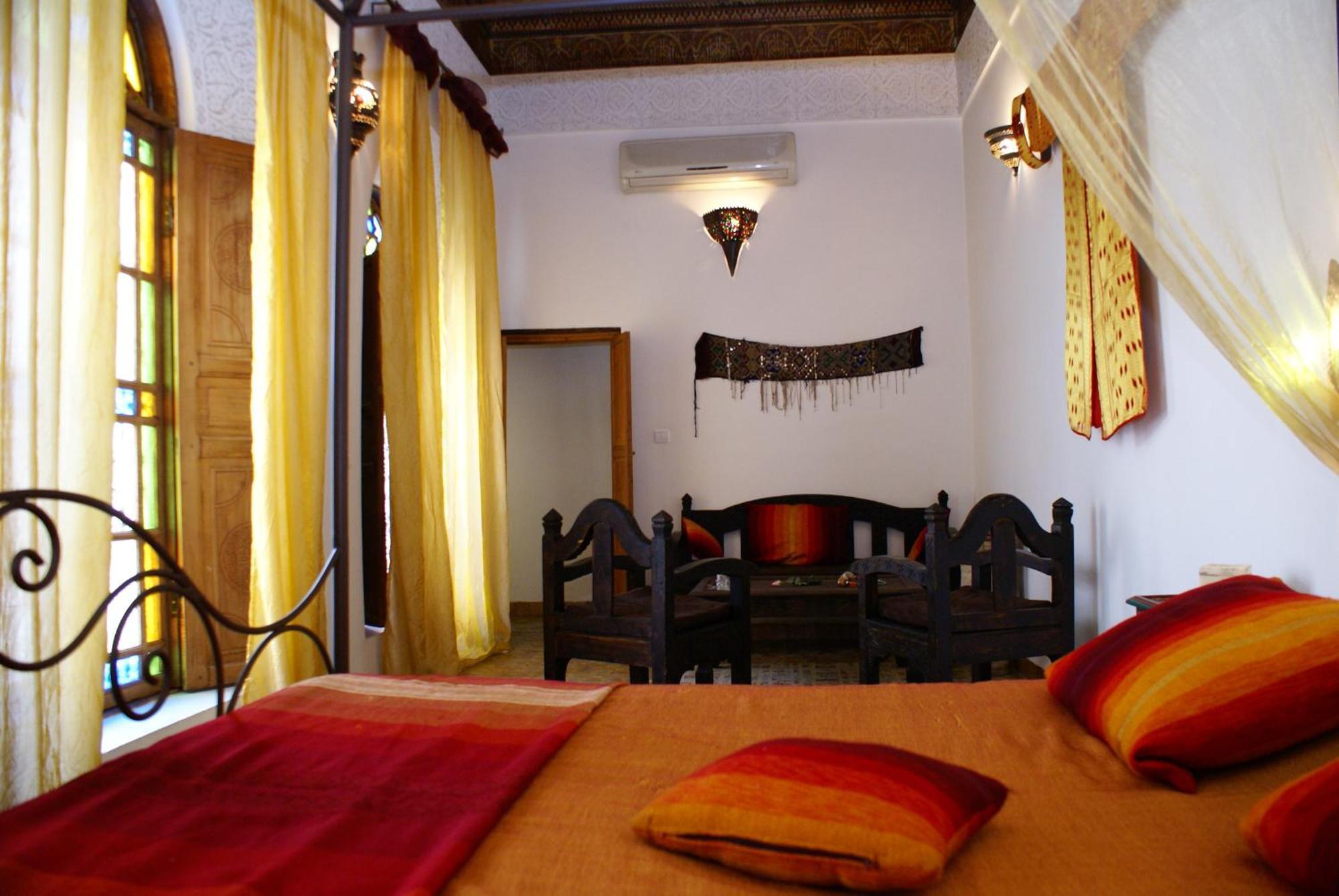 Riad Attarine Fes Luaran gambar