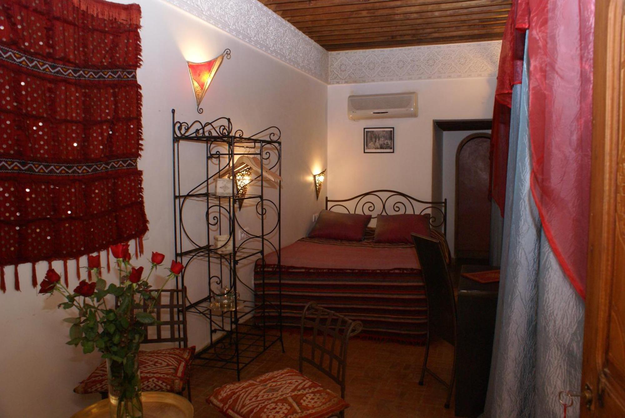 Riad Attarine Fes Luaran gambar