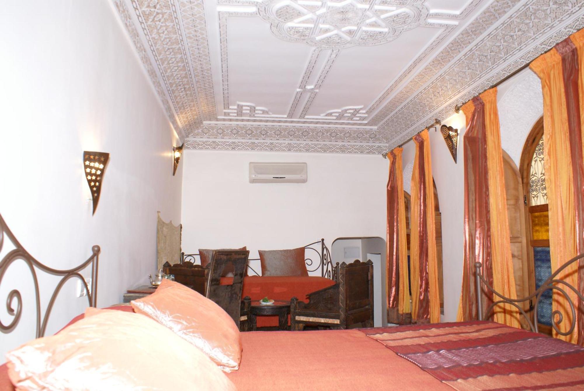 Riad Attarine Fes Luaran gambar