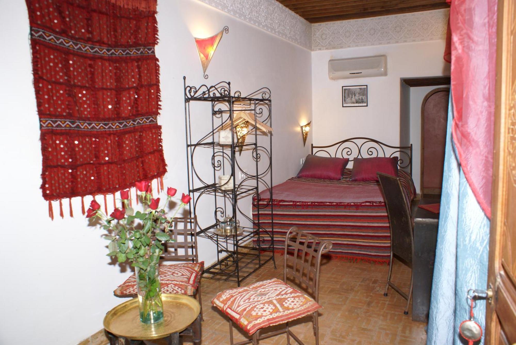 Riad Attarine Fes Luaran gambar